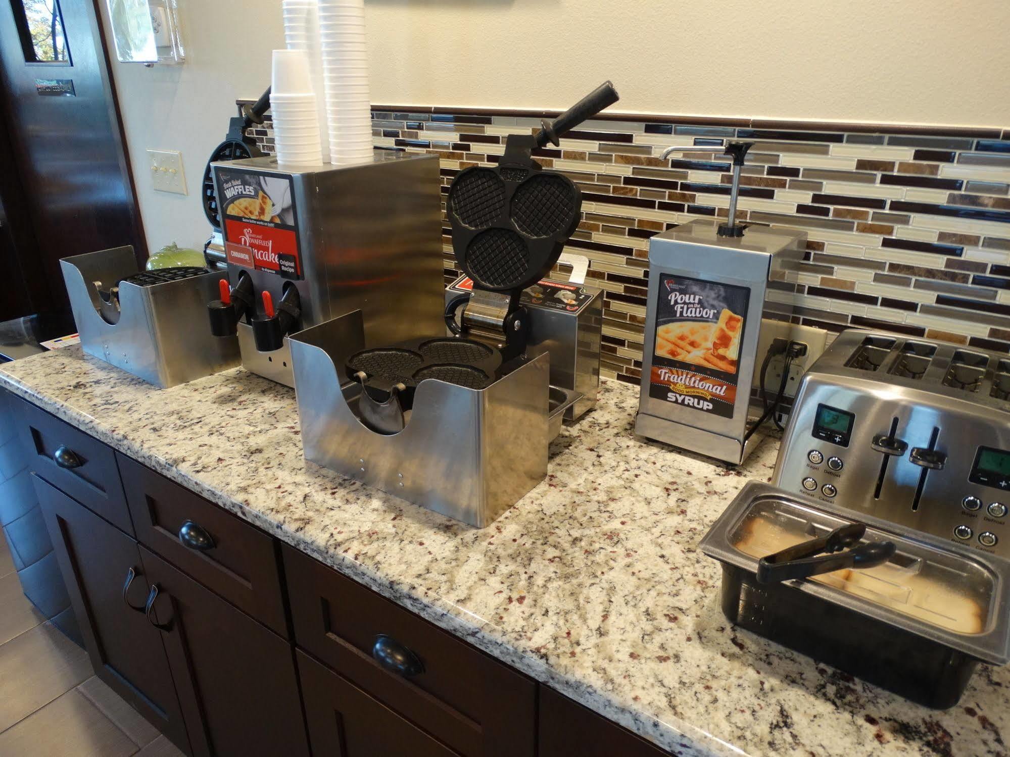 Quality Inn & Suites Kennewick Tri-Cities Кениуик Екстериор снимка